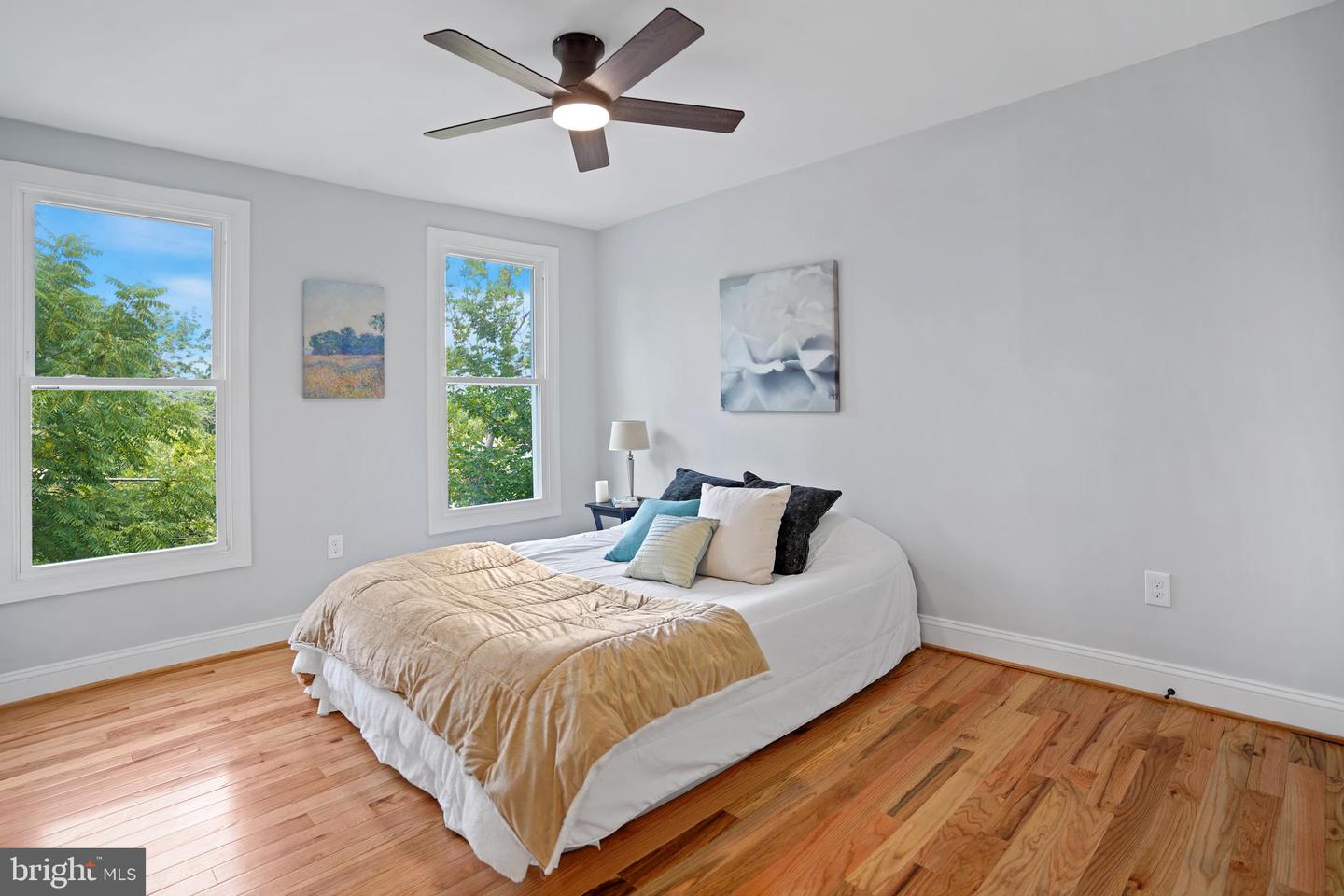 1303 Girard St Ne Property Photo 16