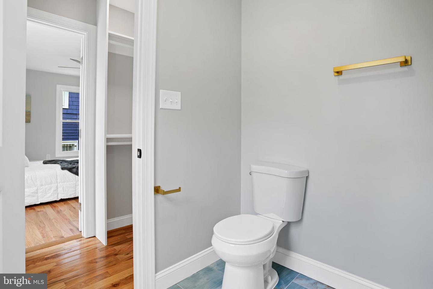 1303 Girard St Ne Property Photo 23