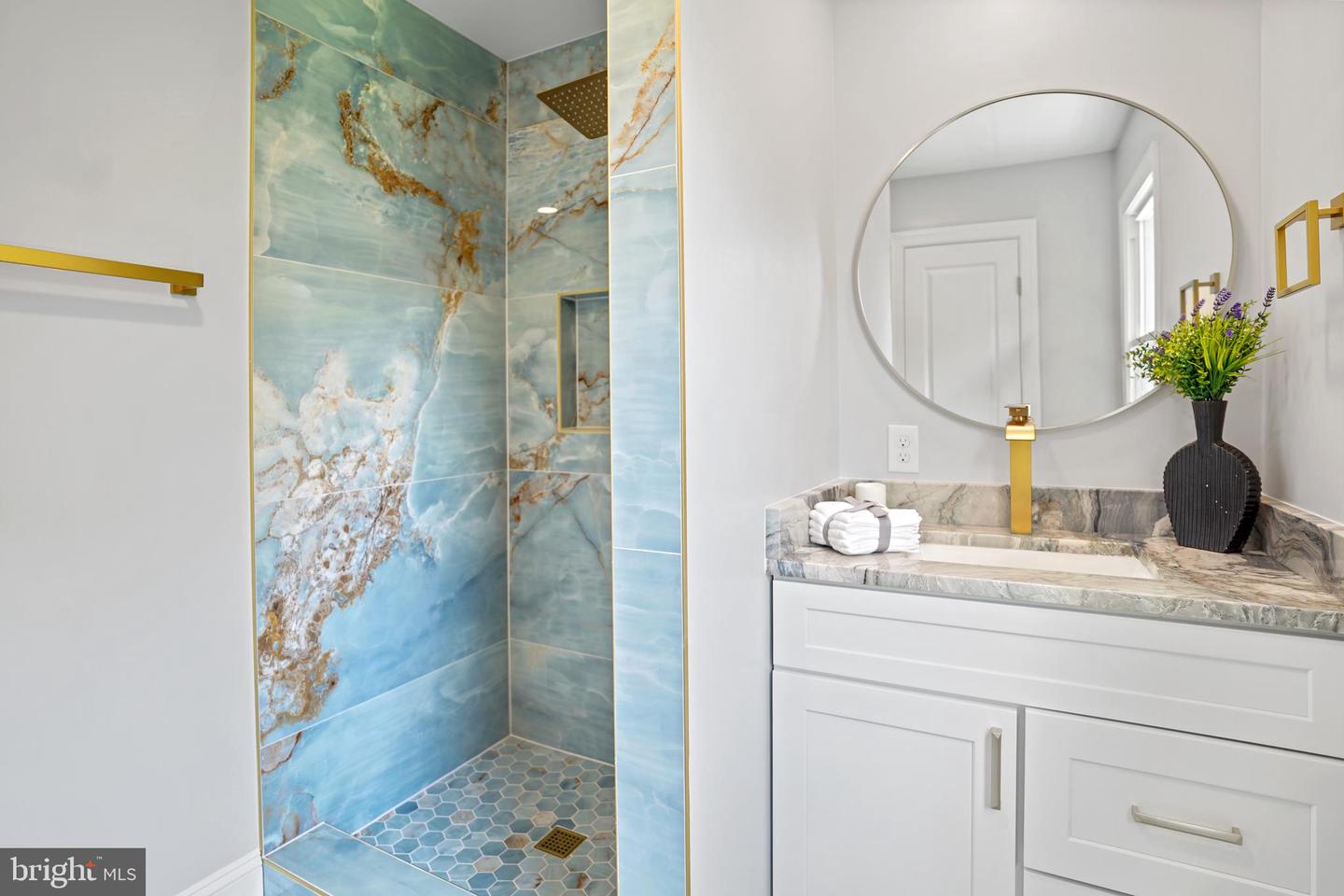 1303 Girard St Ne Property Photo 26