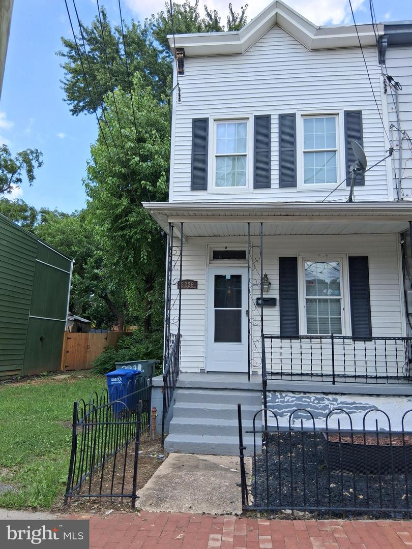 2226 Chester St Se Property Photo 1