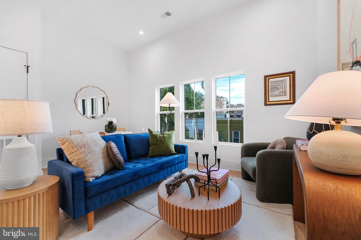 1619 Swann St Nw #4 Property Photo 1