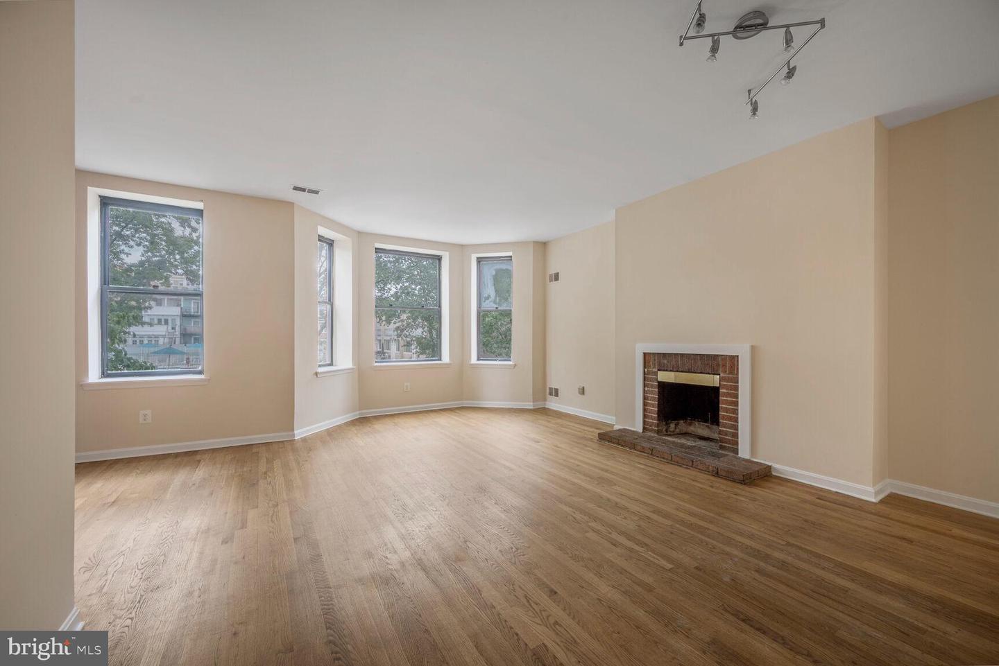 1850 Wyoming Ave Nw Property Photo 2