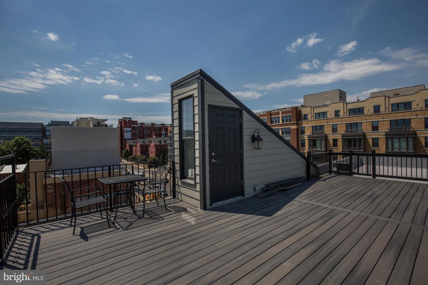 335 H St Ne Property Photo 1