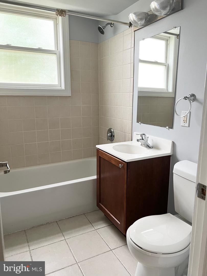 2841 Gainesville St Se #203 Property Photo 7