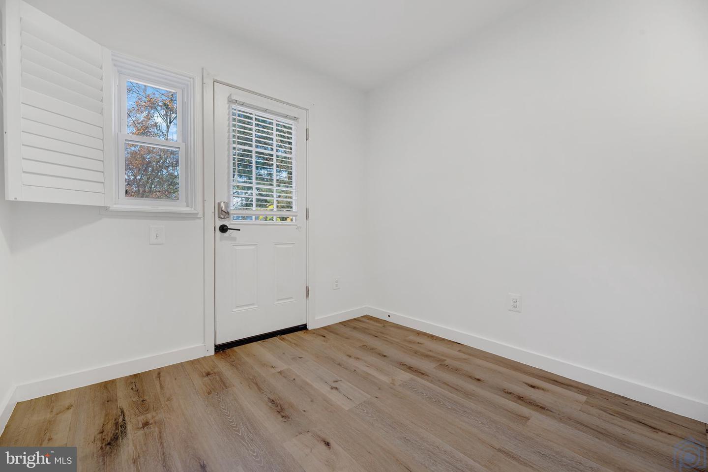 300 49th St Ne Property Photo 16