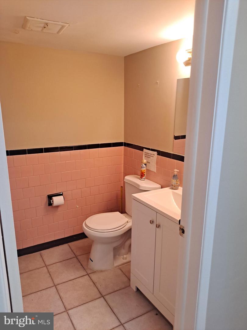 1009 E St Se Property Photo 14
