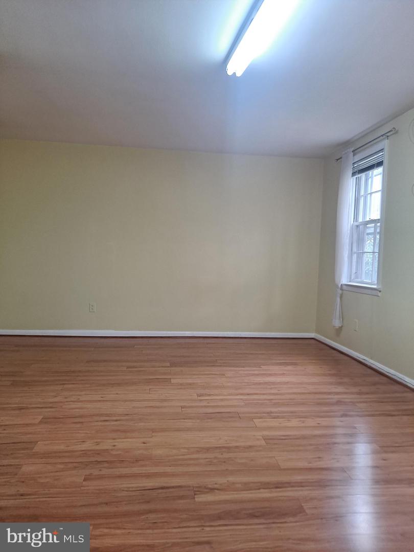1009 E St Se Property Photo 22