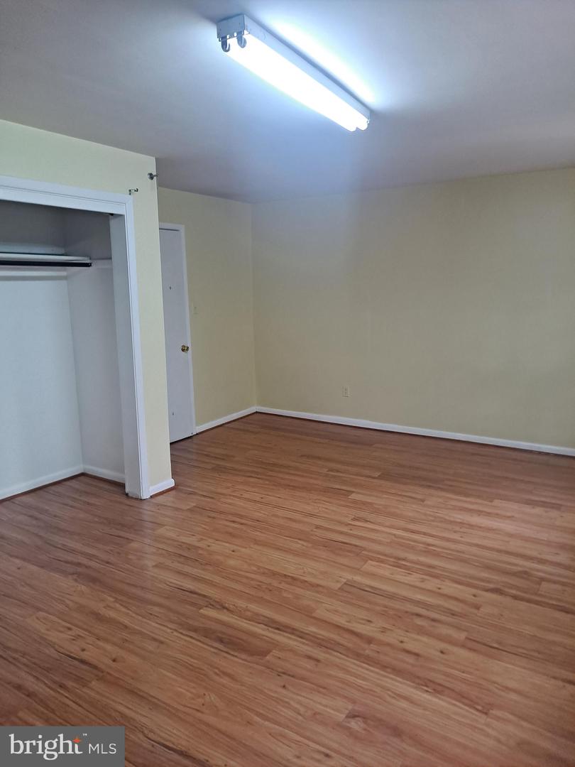 1009 E St Se Property Photo 25