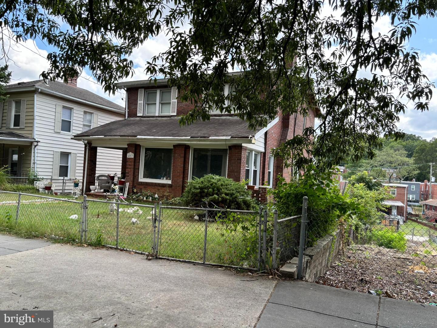 4053 Benning Rd Ne Property Photo 1