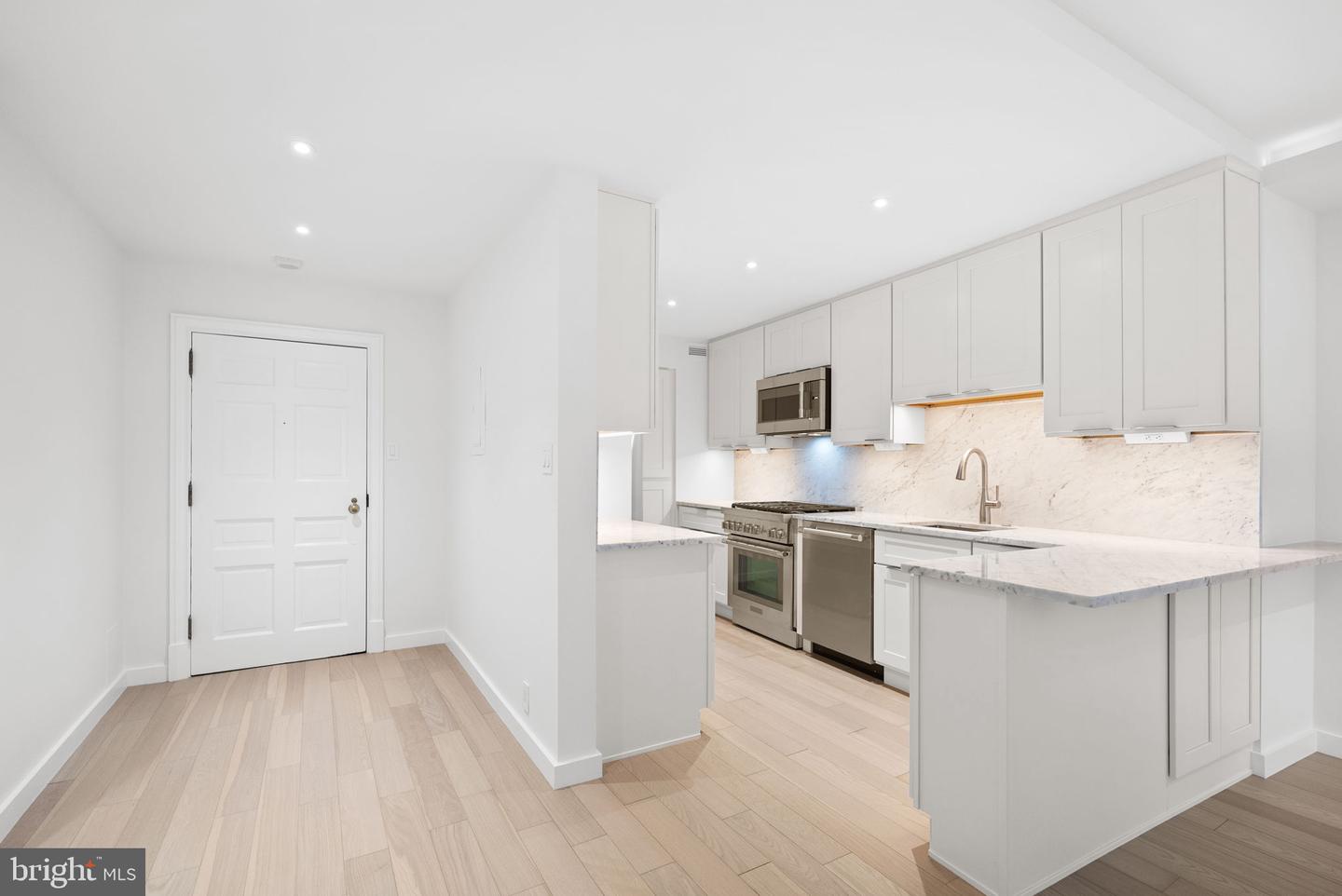 700 New Hampshire Ave Nw #303 Property Photo 29