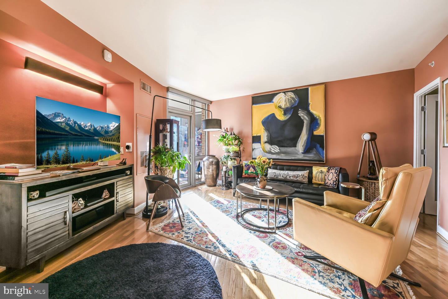 555 MASSACHUSETTS AVE NW #901 Property Photo 1