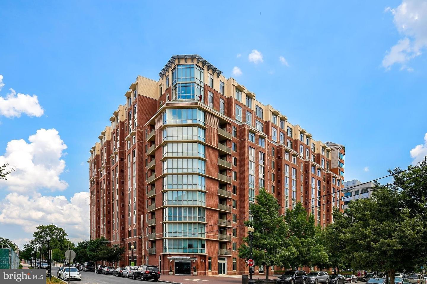 1000 New Jersey Ave Se #608 Property Photo 2