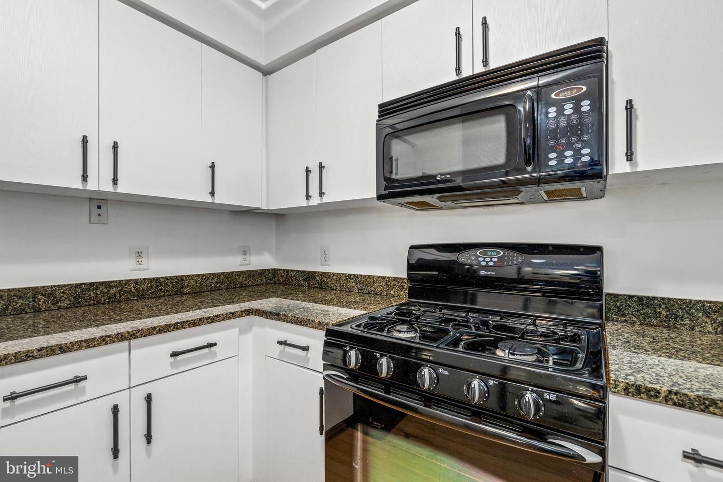1000 New Jersey Ave Se #608 Property Photo 6