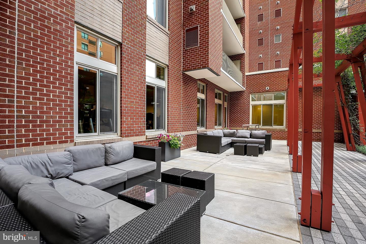 1000 New Jersey Ave Se #608 Property Photo 27