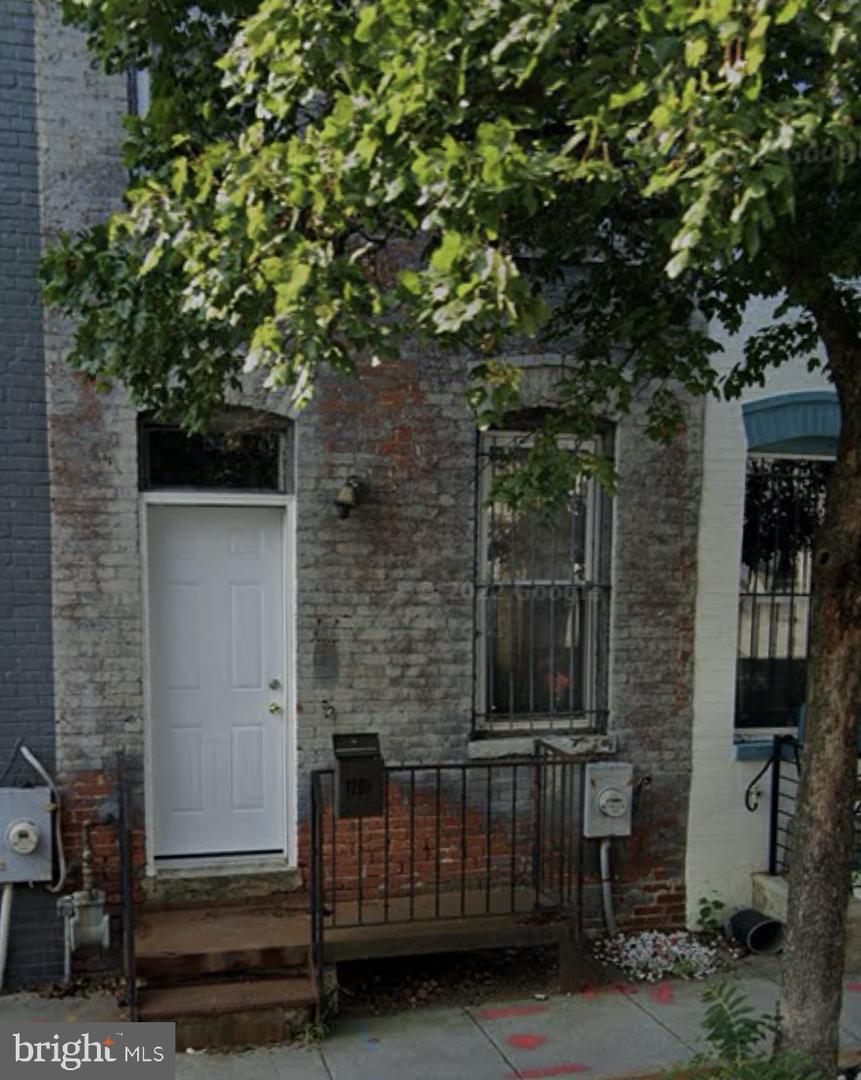 1205 WYLIE ST NE Property Photo 1