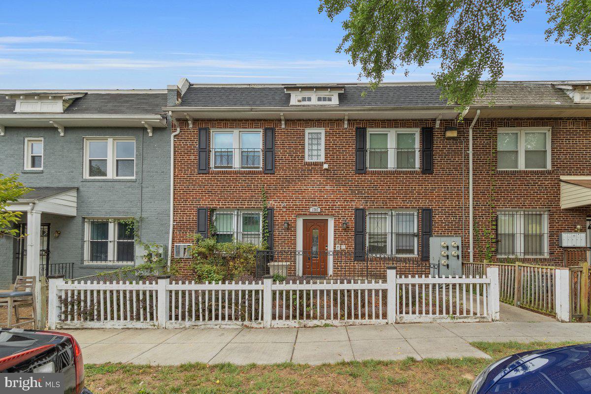 1707 CAPITOL AVE NE #1 Property Photo 1