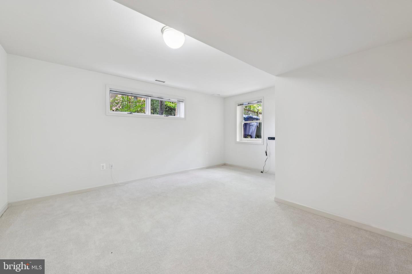 4730 Foxhall Cres Nw Property Photo 31