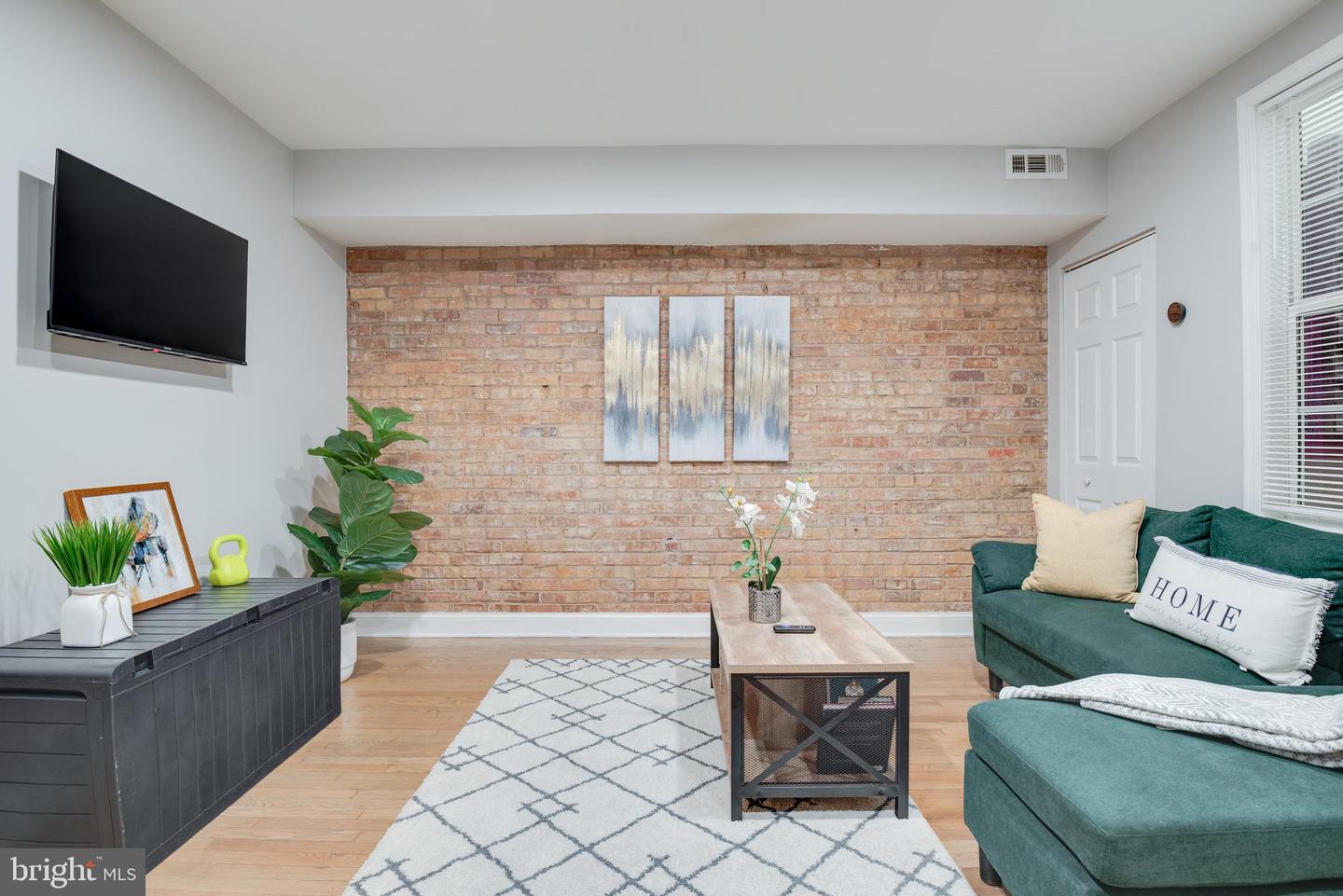 1255 Raum St Ne #1 Property Photo 3