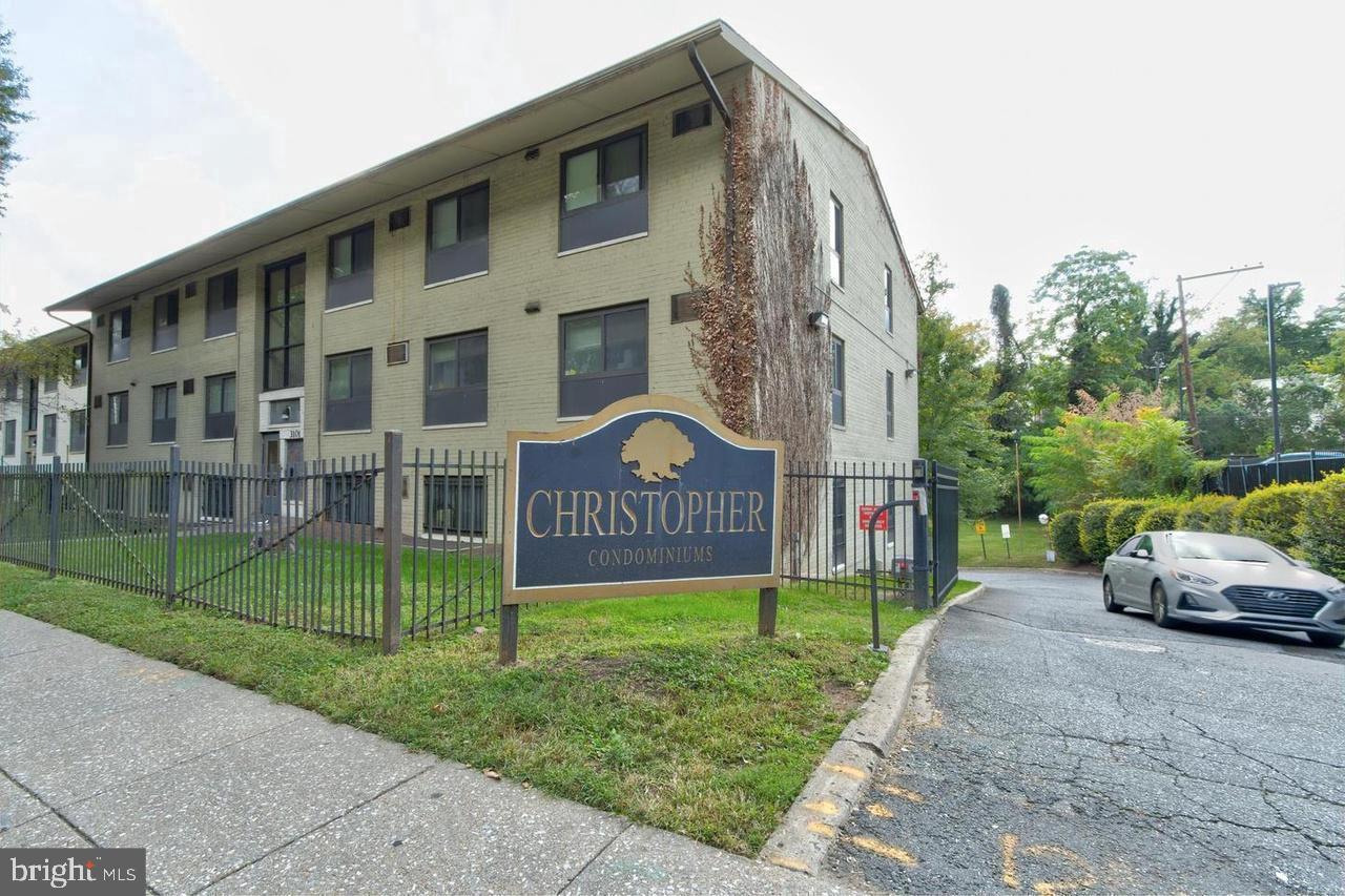 3111 NAYLOR RD SE #301 Property Photo 1