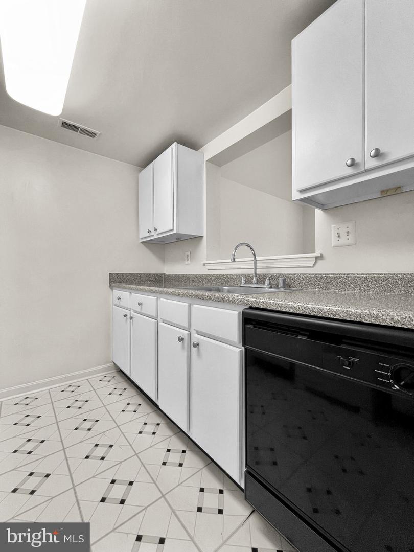 2607 Douglass Rd Se #402 Property Photo 13