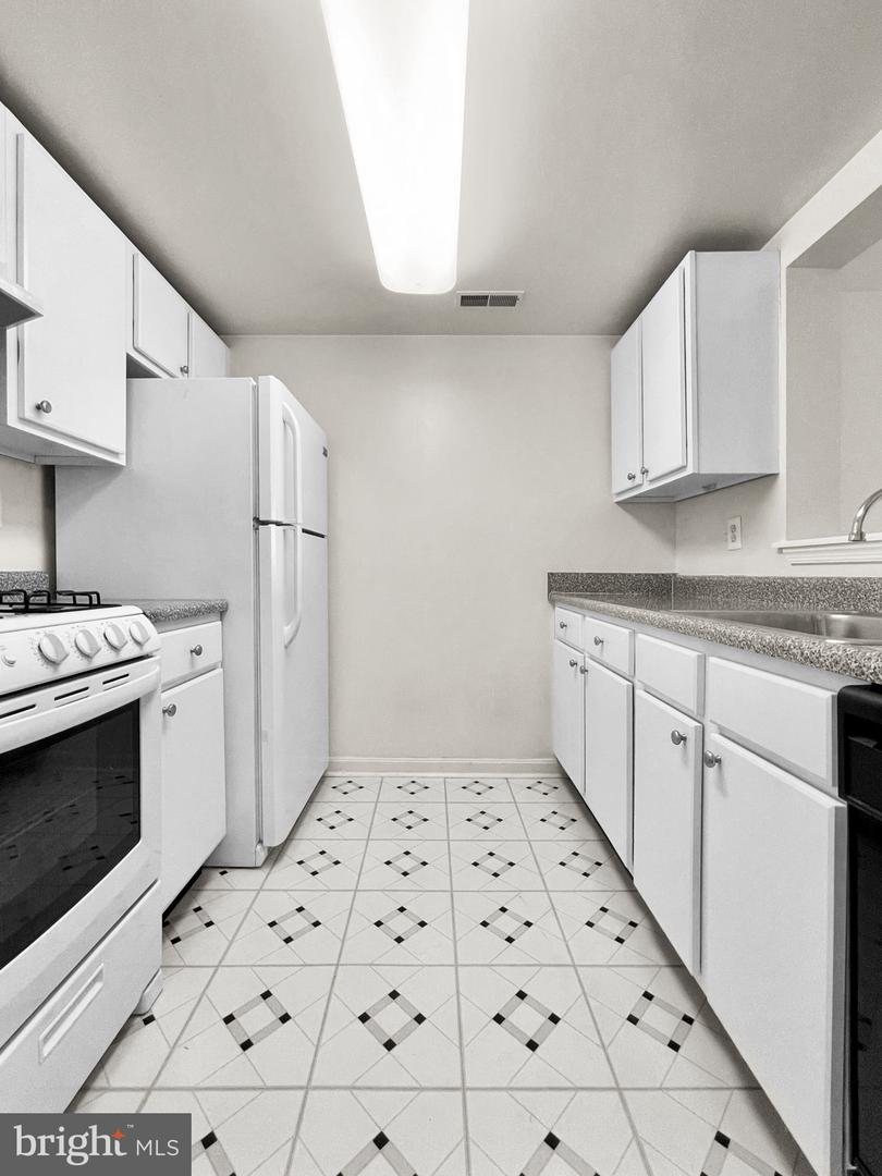 2607 Douglass Rd Se #402 Property Photo 15