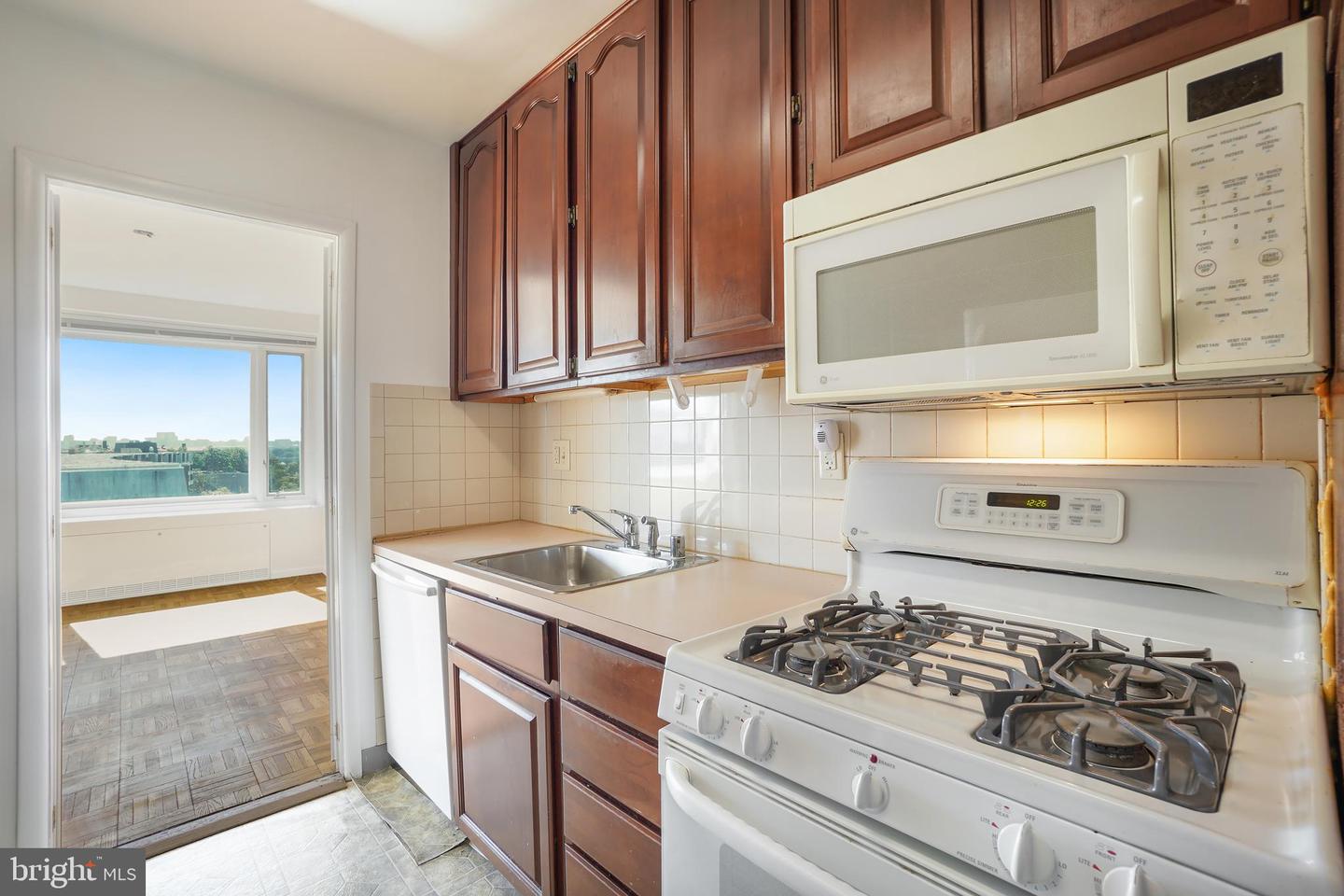 2475 Virginia Ave Nw #921 Property Photo 2