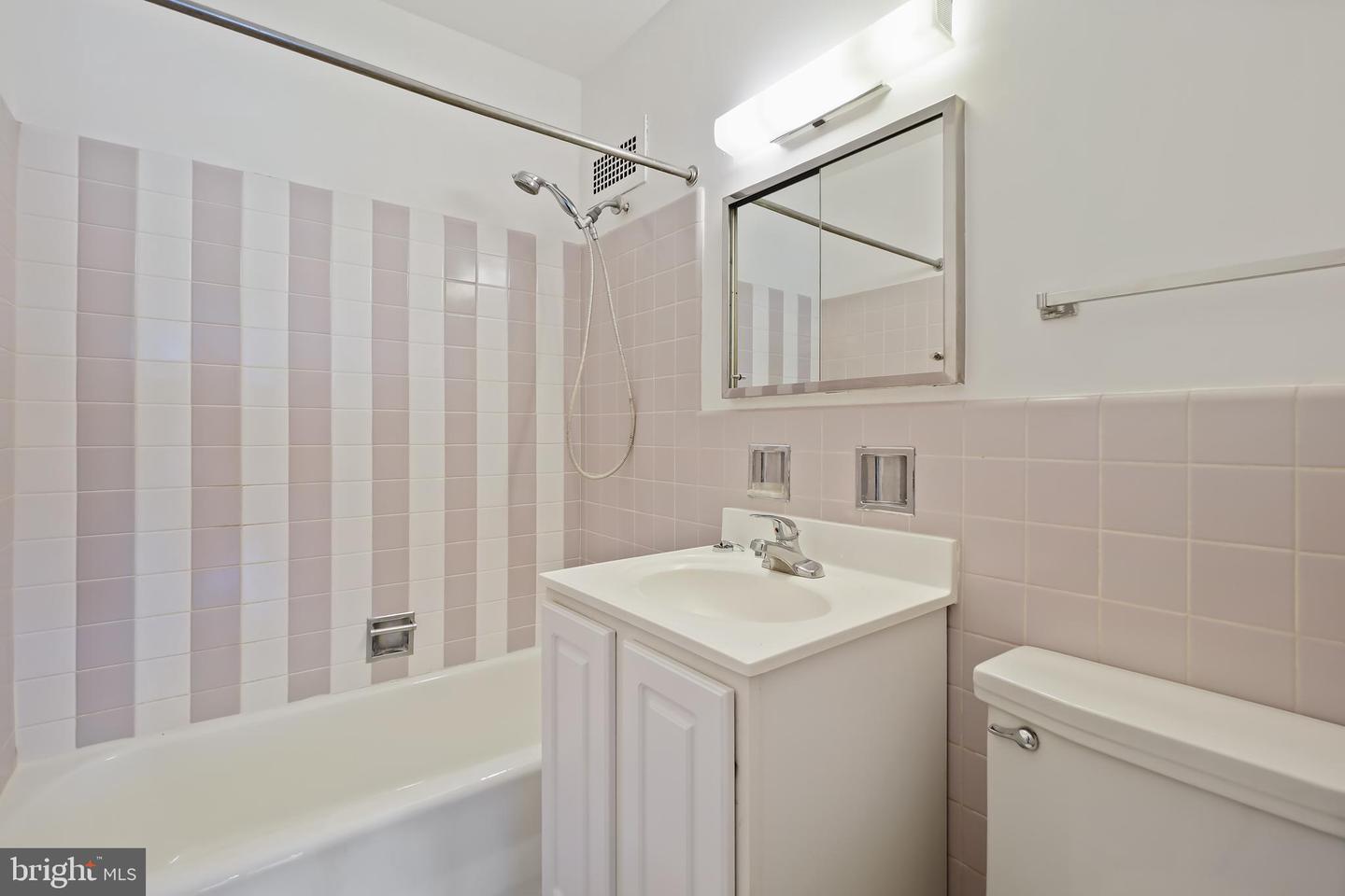 2475 Virginia Ave Nw #921 Property Photo 18