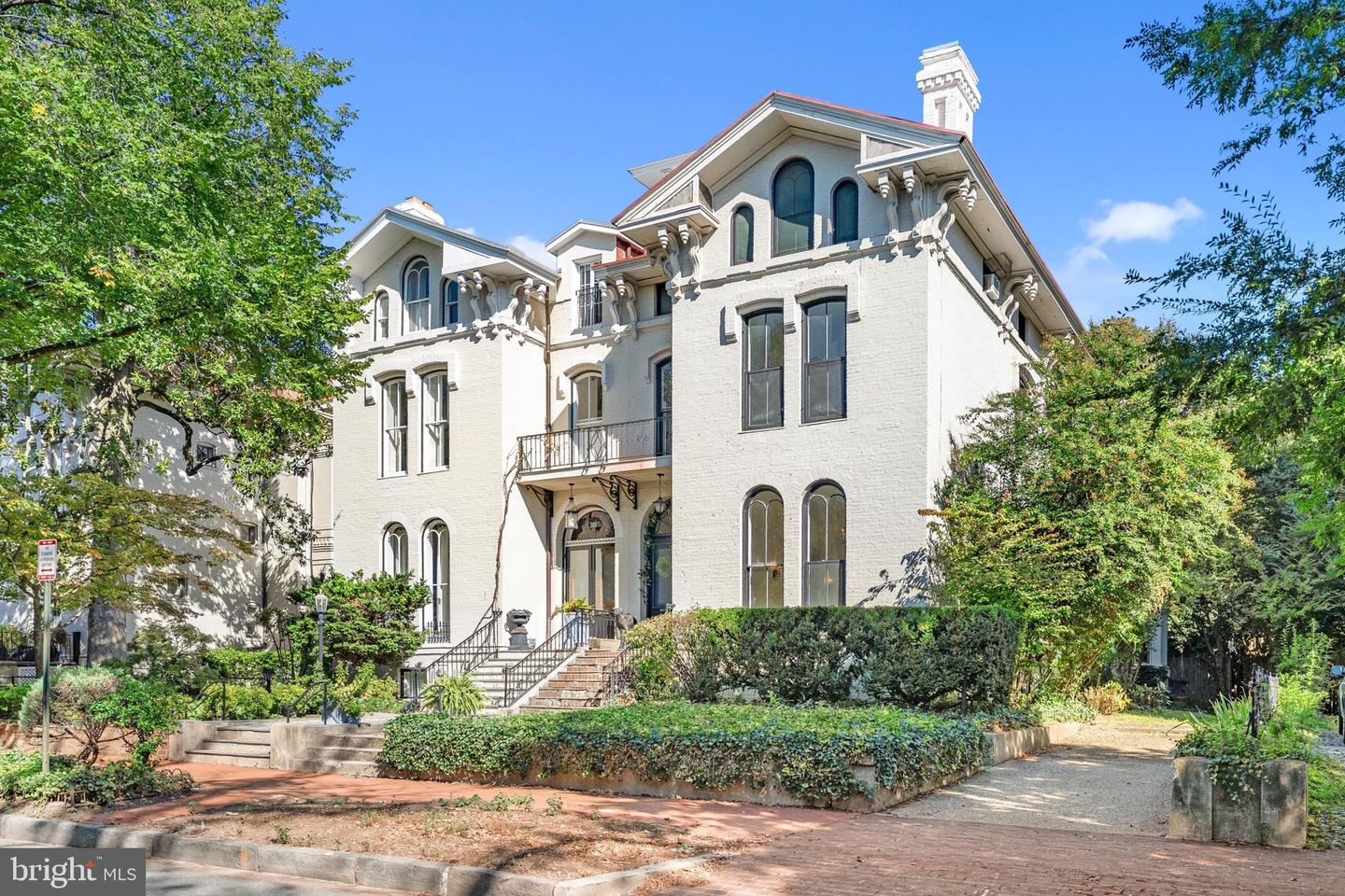 3013 Q ST NW Property Photo 1