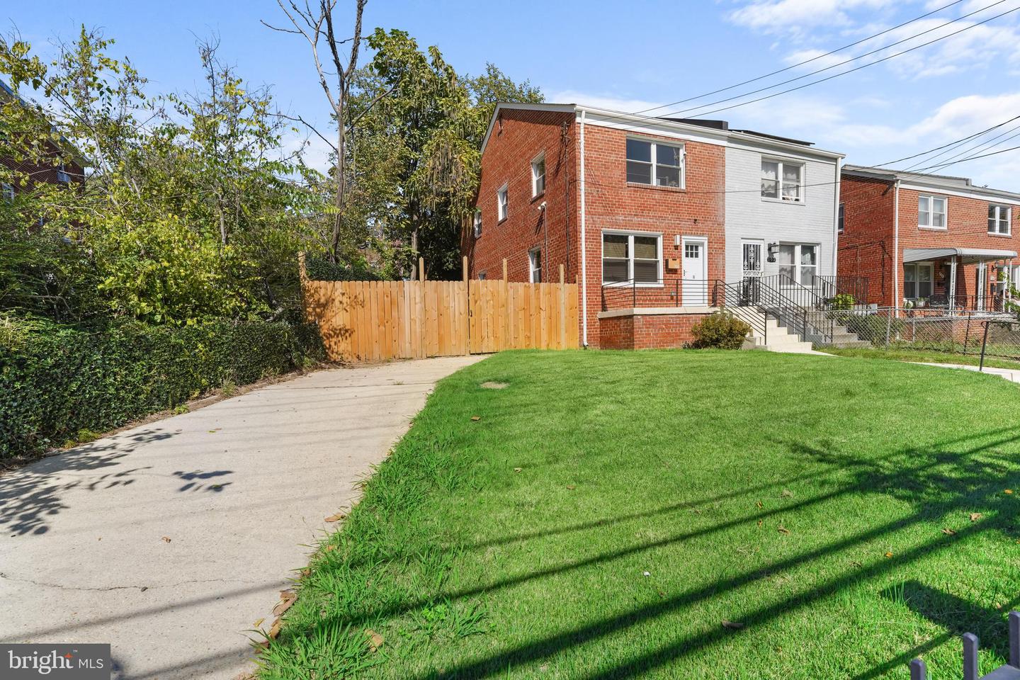 700 Chesapeake St Se Property Photo 1