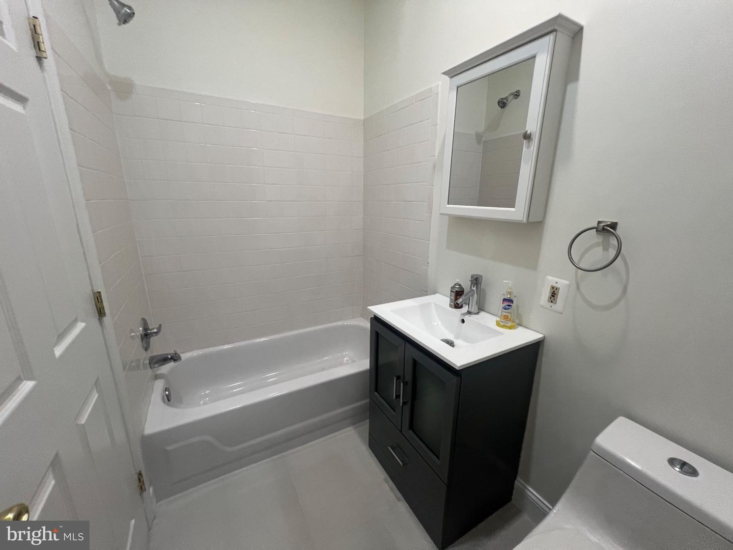 1324 Ne H St Ne #2 Property Photo 4