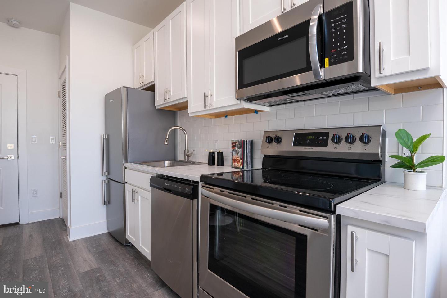 818 Bladensburg Rd Ne #207 Property Photo 2