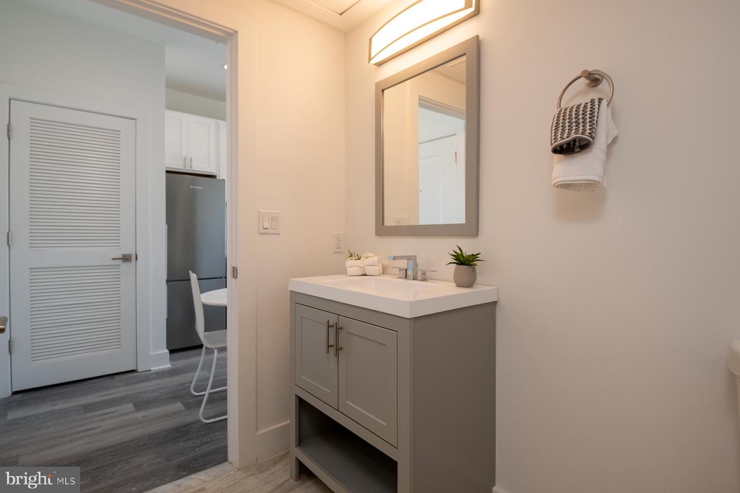 818 Bladensburg Rd Ne #207 Property Photo 9