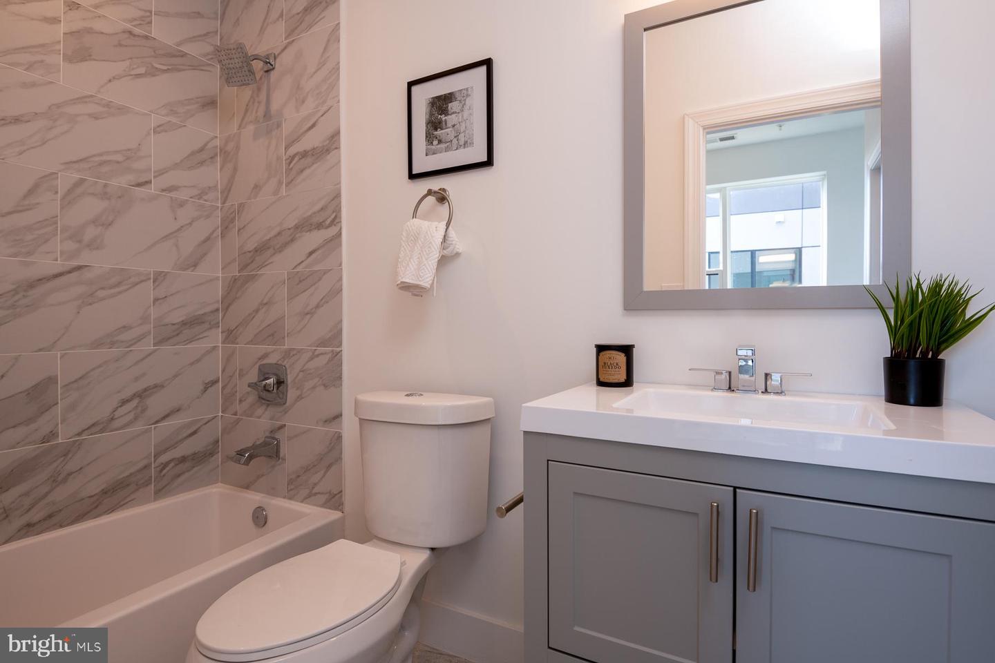 818 Bladensburg Rd Ne #207 Property Photo 12