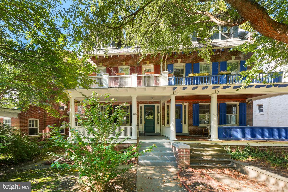 2256 Cathedral Ave Nw Property Photo 1