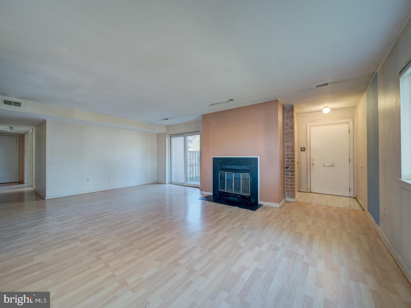 3459 Summit Ct Ne #3459 Property Photo 6