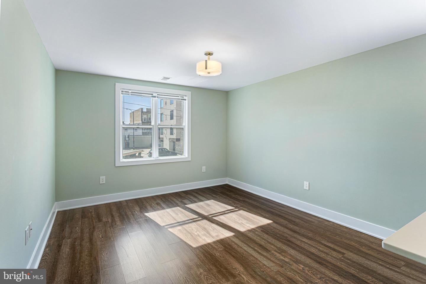 1219 K St Ne #209 Property Photo 5