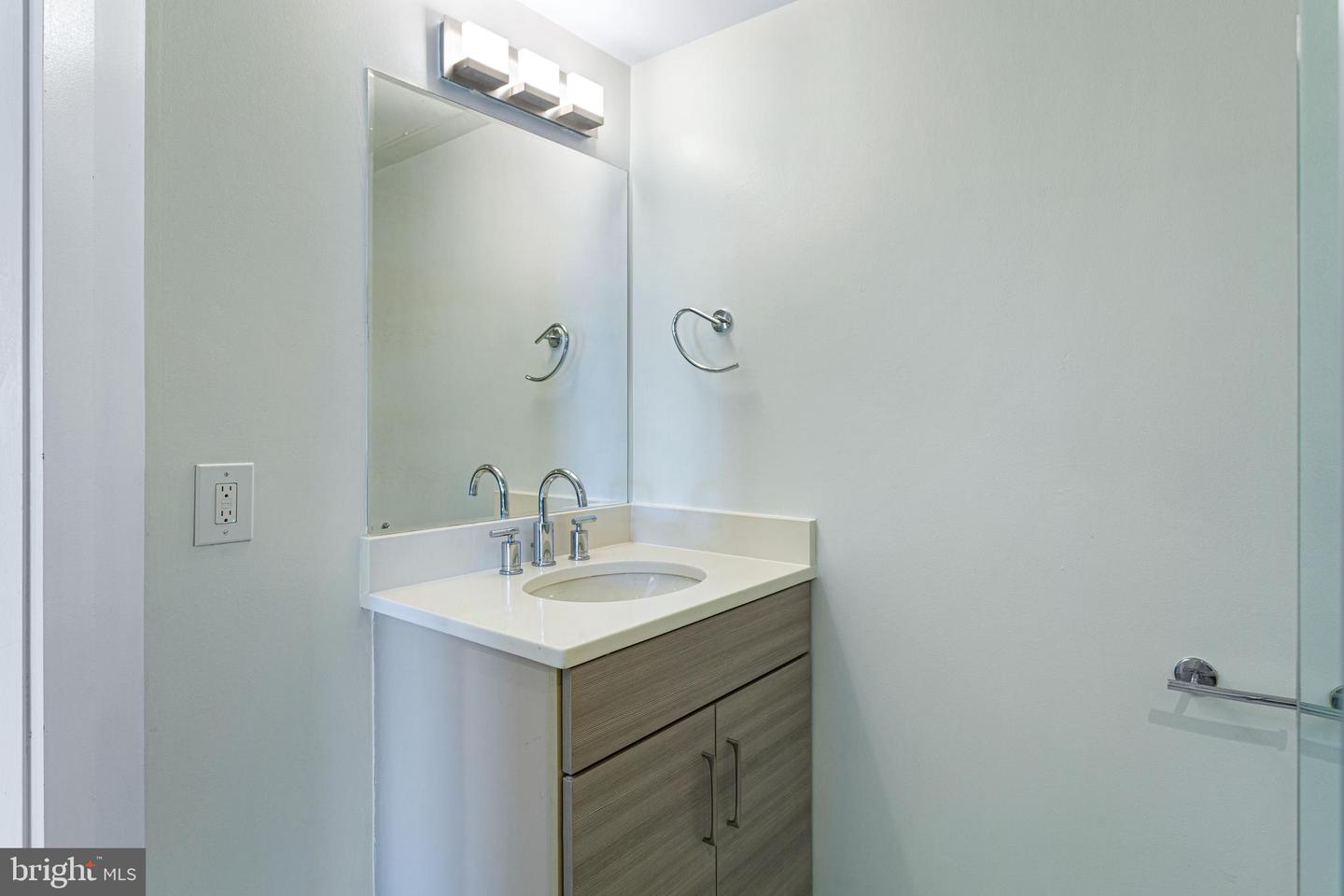 1219 K St Ne #209 Property Photo 8