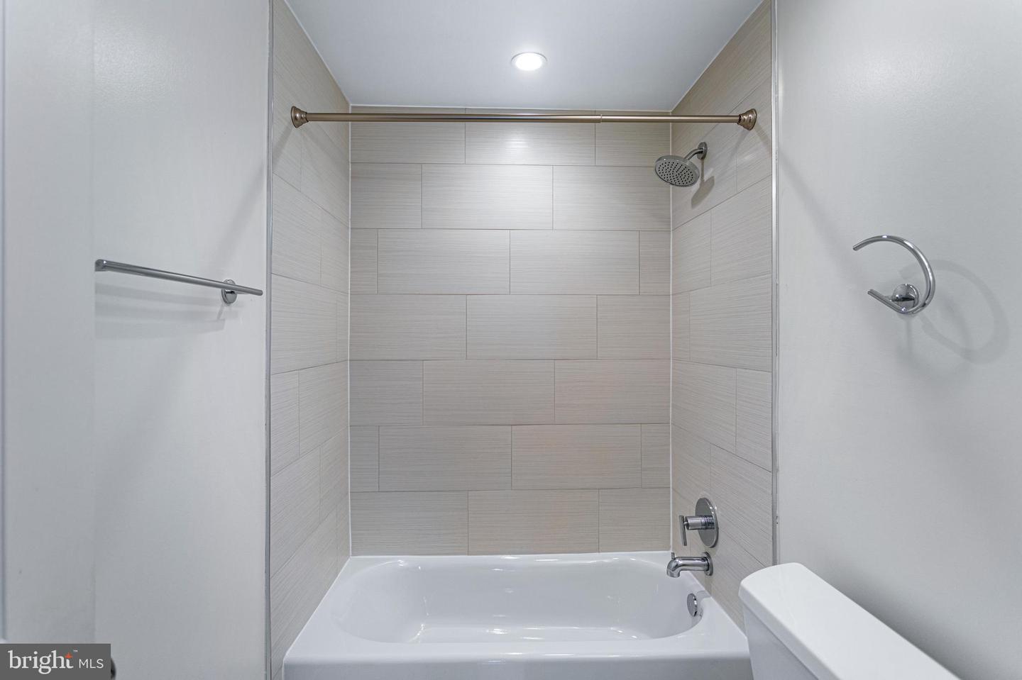 1219 K St Ne #203 Property Photo 9