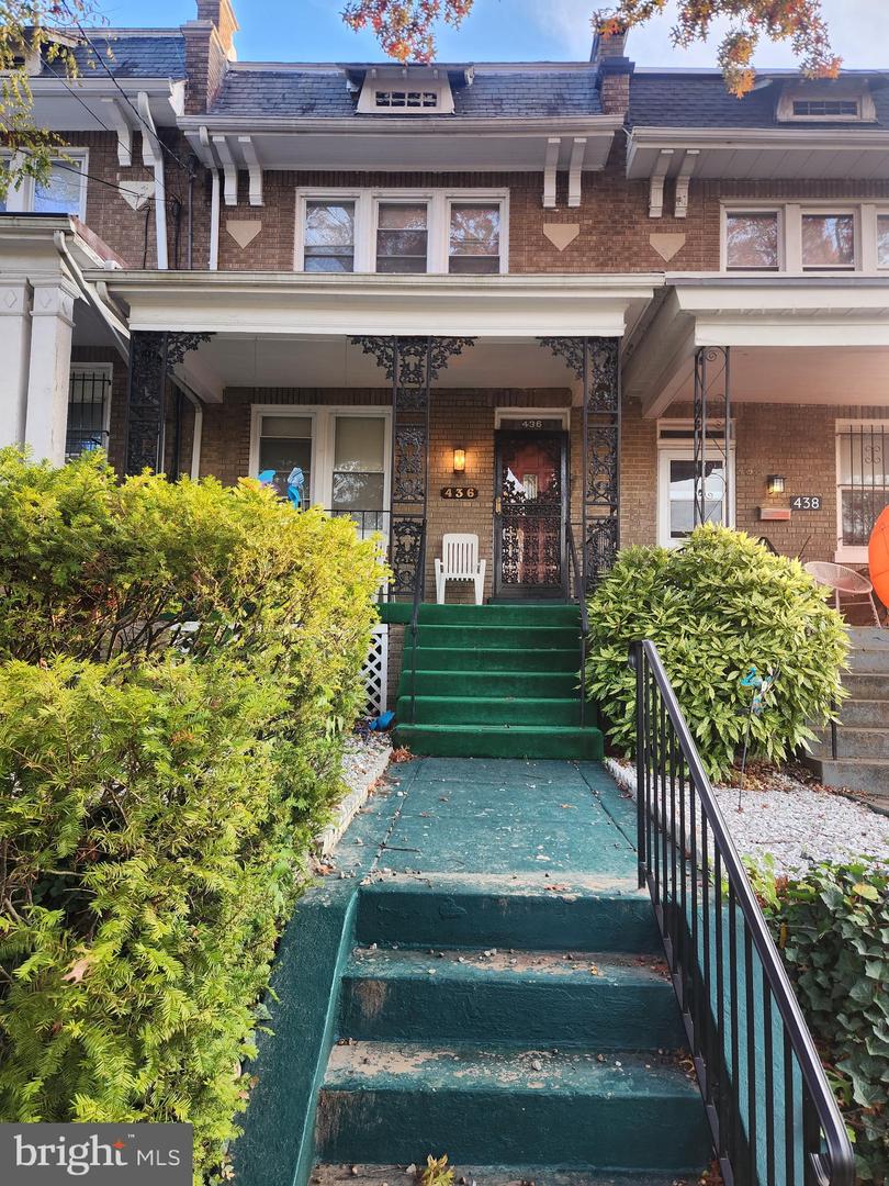 436 Crittenden St Nw Property Photo 1