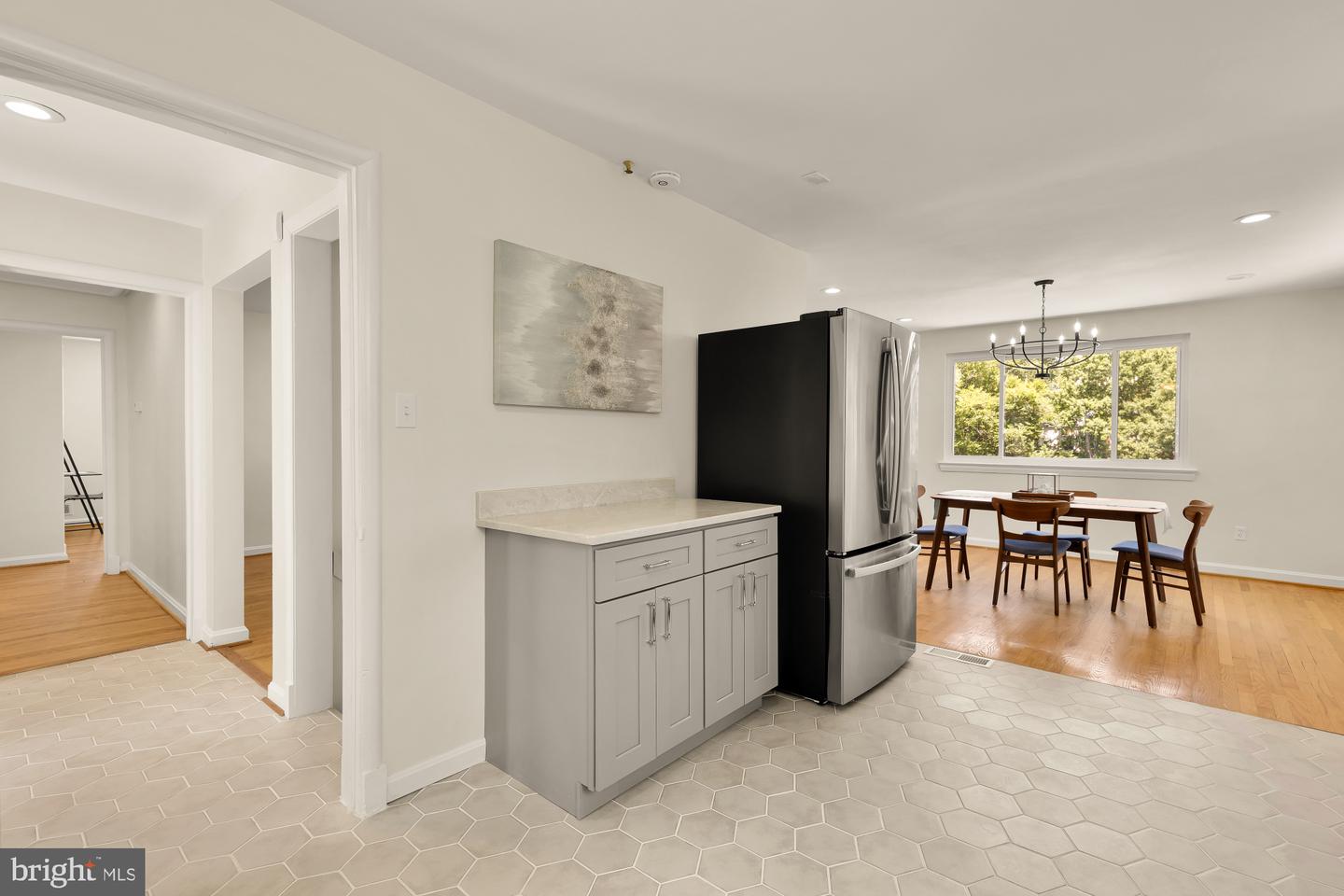 4560 Argyle Ter Nw Property Photo 10