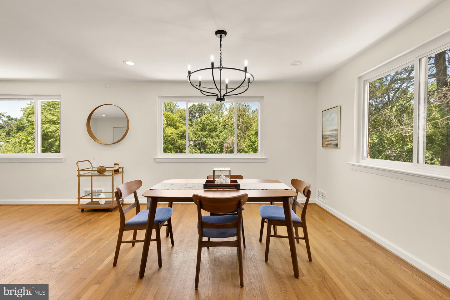 4560 Argyle Ter Nw Property Photo 13