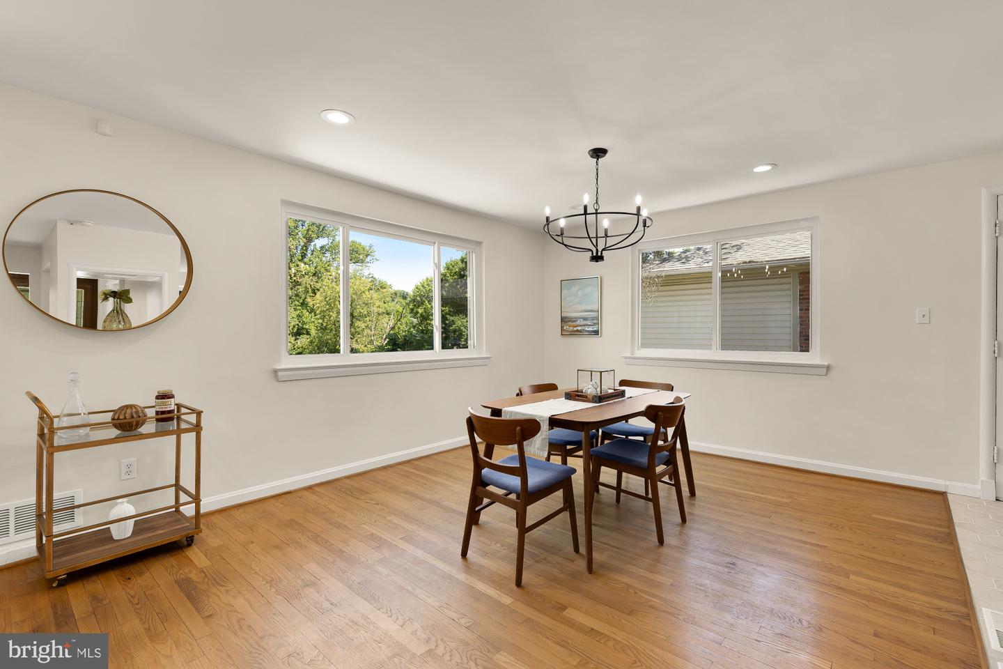 4560 Argyle Ter Nw Property Photo 15