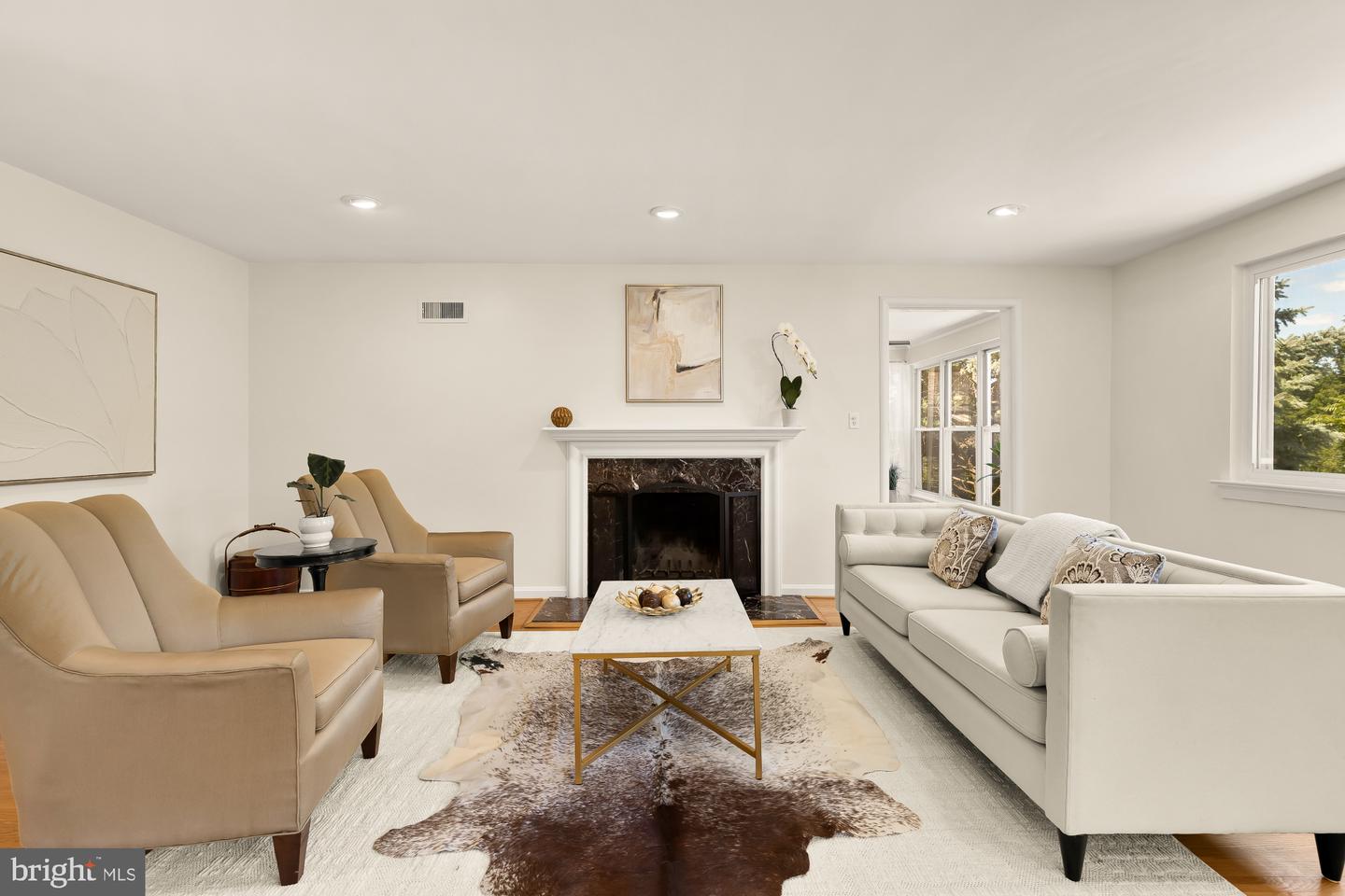4560 Argyle Ter Nw Property Photo 16