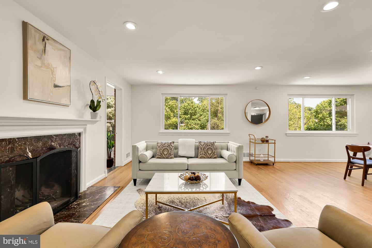4560 Argyle Ter Nw Property Photo 17