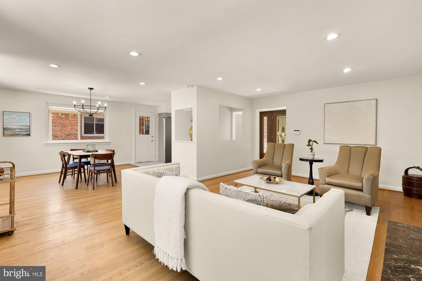 4560 Argyle Ter Nw Property Photo 19