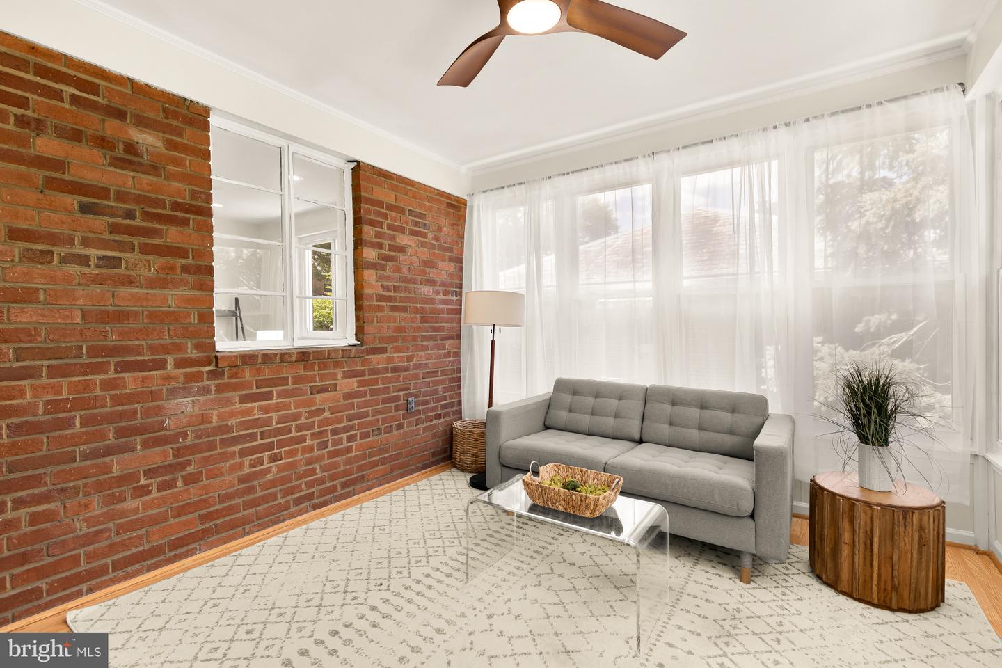 4560 Argyle Ter Nw Property Photo 20