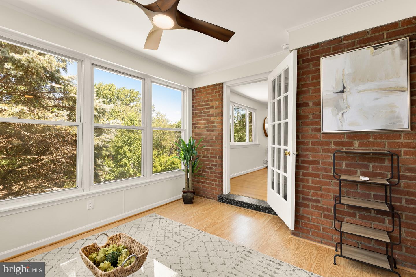 4560 Argyle Ter Nw Property Photo 21