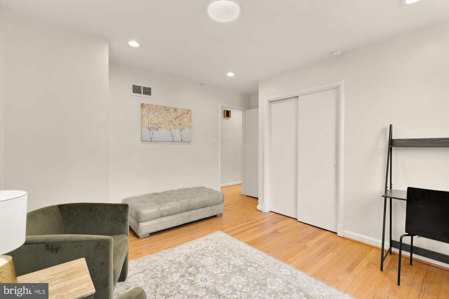 4560 Argyle Ter Nw Property Photo 23