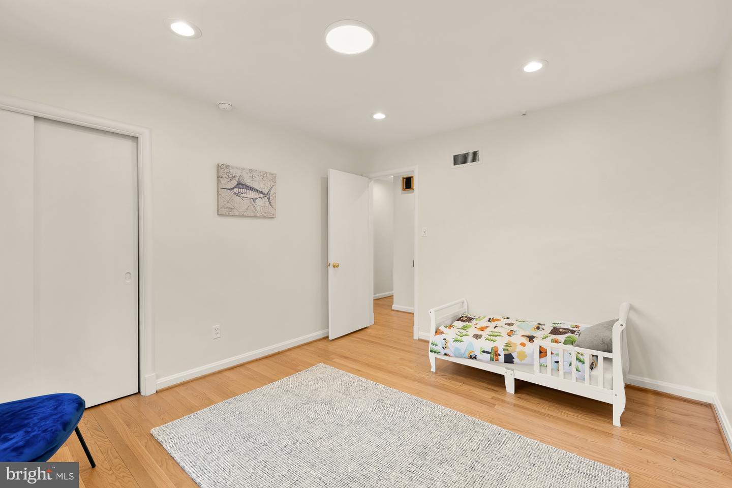 4560 Argyle Ter Nw Property Photo 25