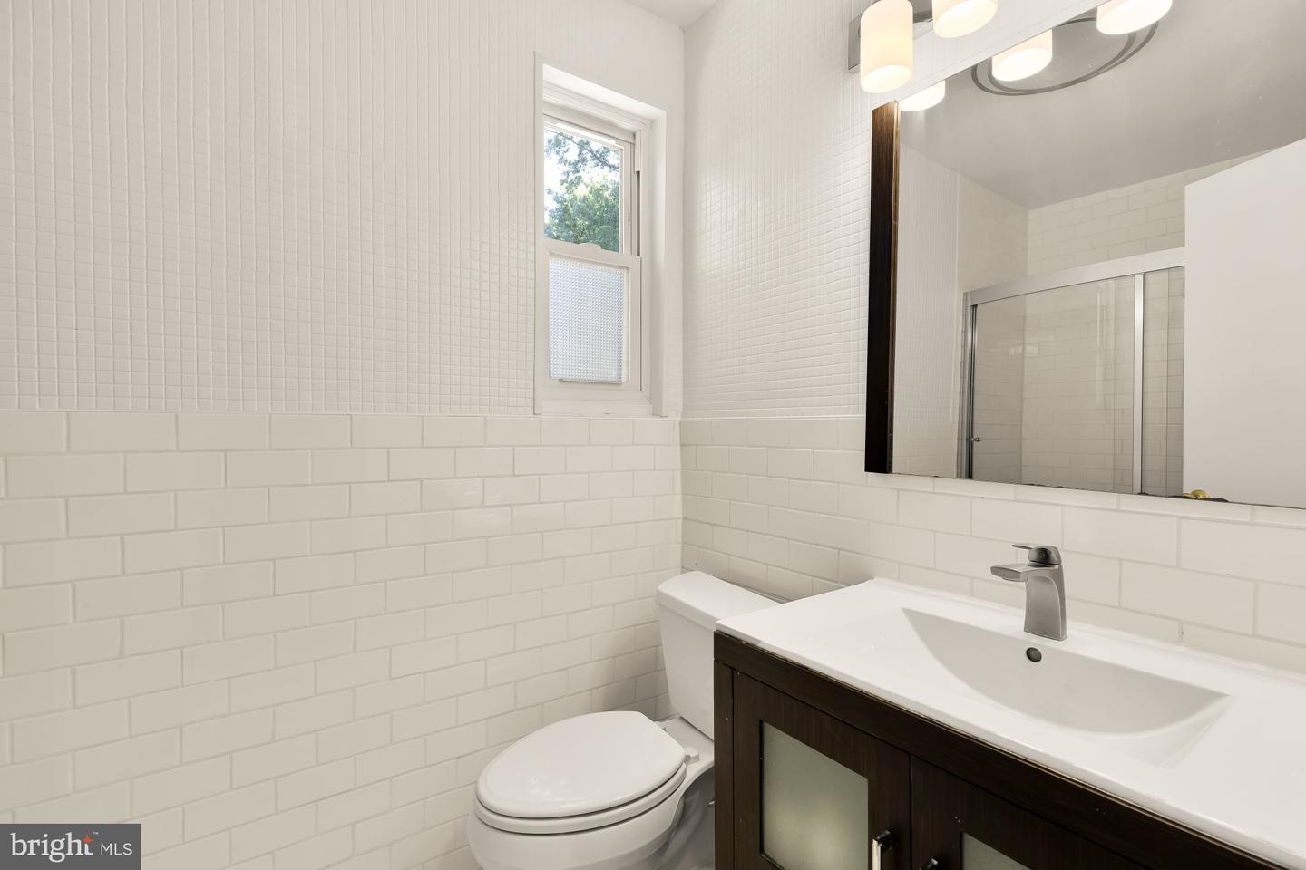 4560 Argyle Ter Nw Property Photo 26
